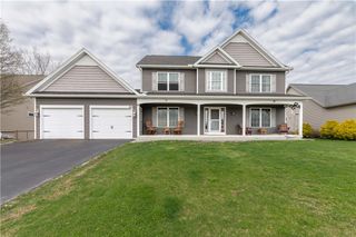 180 Emery Run, Greece, NY 14612