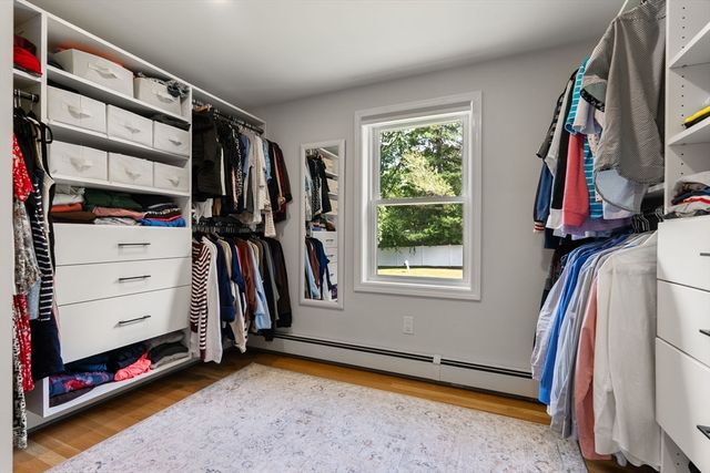 6 Hampton Court, Lynnfield, MA 01940