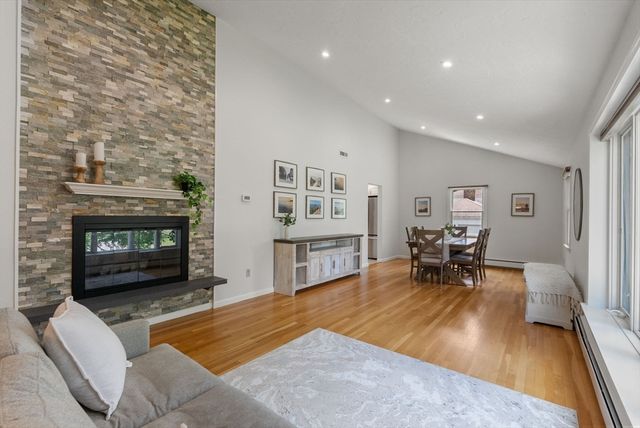 6 Hampton Court, Lynnfield, MA 01940
