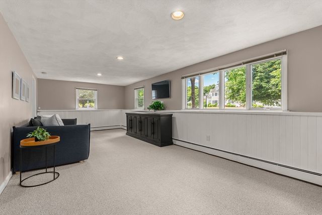 6 Hampton Court, Lynnfield, MA 01940