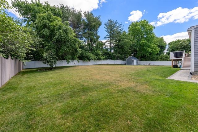 6 Hampton Court, Lynnfield, MA 01940