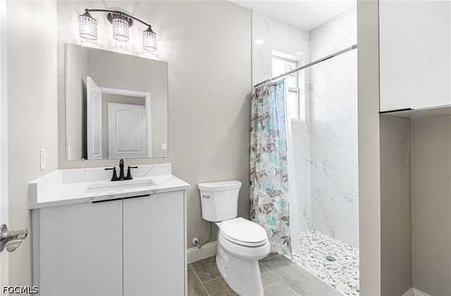 2016 Oxford Ridge CIR, Lehigh Acres, FL 33973