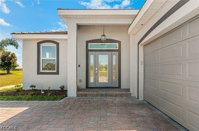 2016 Oxford Ridge CIR, Lehigh Acres, FL 33973