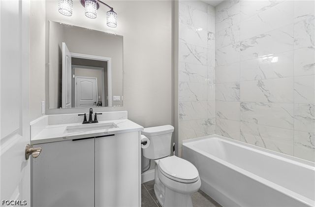 2016 Oxford Ridge CIR, Lehigh Acres, FL 33973