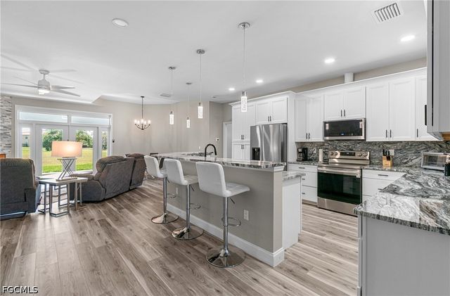 2016 Oxford Ridge CIR, Lehigh Acres, FL 33973