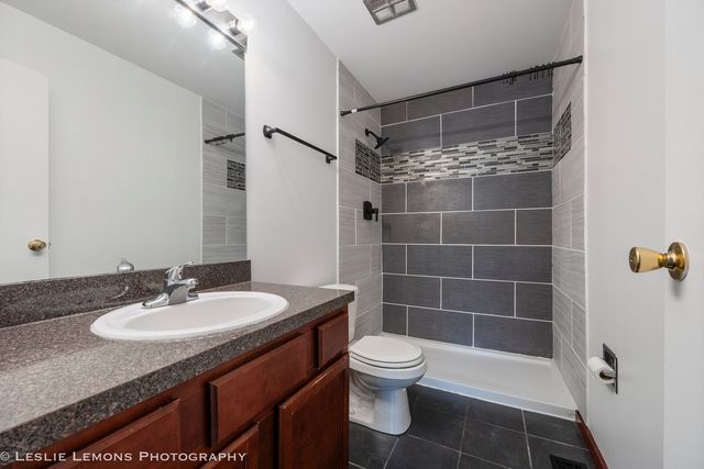 6004 E Lake Drive 1F, Lisle, IL 60532