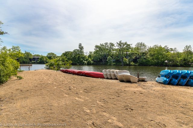 6004 E Lake Drive 1F, Lisle, IL 60532