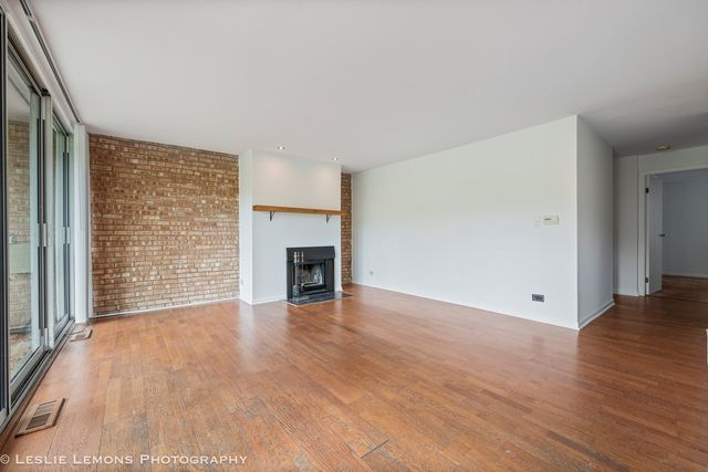 6004 E Lake Drive 1F, Lisle, IL 60532