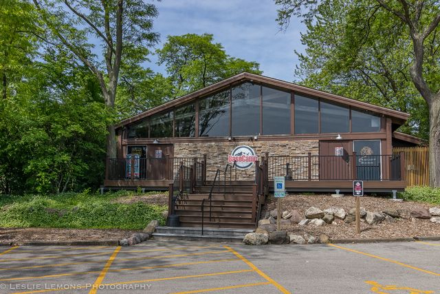 6004 E Lake Drive 1F, Lisle, IL 60532