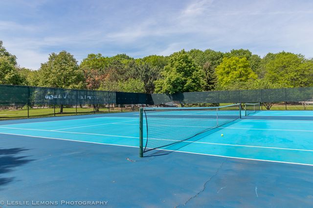 6004 E Lake Drive 1F, Lisle, IL 60532