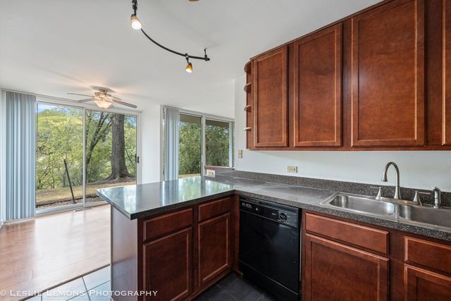 6004 E Lake Drive 1F, Lisle, IL 60532