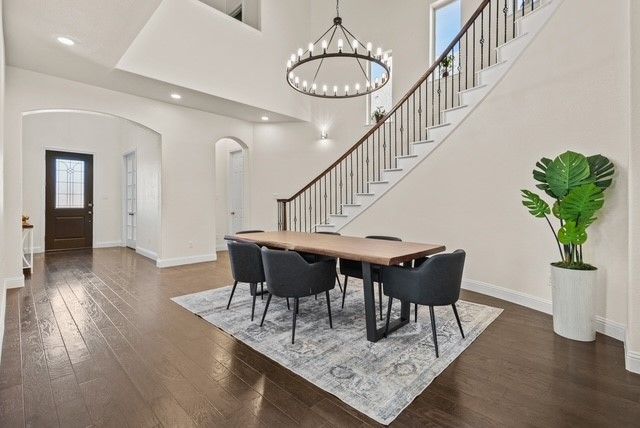 417 Burberry Drive, Grand Prairie, TX 75052