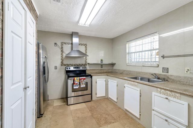 2026 Cool River, Houston, TX 77067