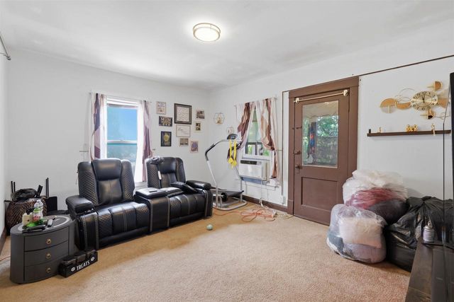 2069 Winnebago Street, Madison, WI 53704