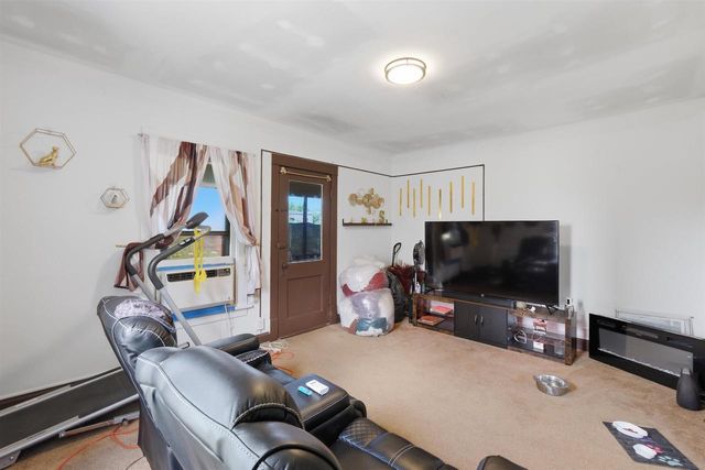 2069 Winnebago Street, Madison, WI 53704