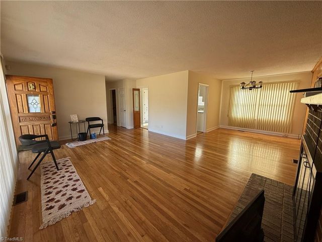 100 Kirk Road, Greensboro, NC 27455