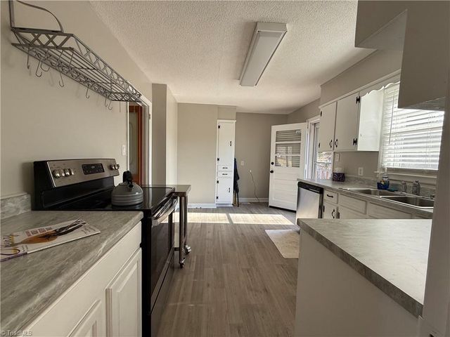 100 Kirk Road, Greensboro, NC 27455