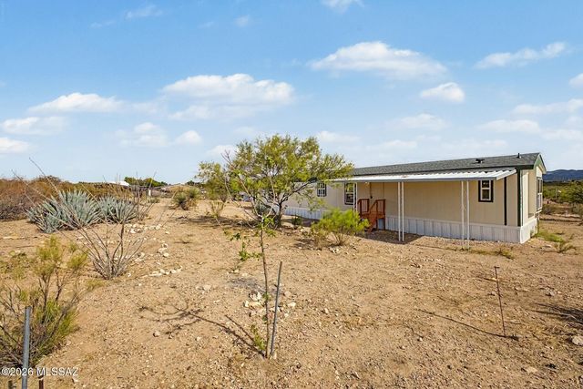 13325 S Hound Dog Road, Vail, AZ 85641