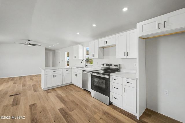 13325 S Hound Dog Road, Vail, AZ 85641