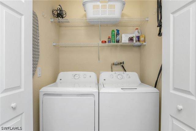 9834 Giaveno CIR 1746, Naples, FL 34113