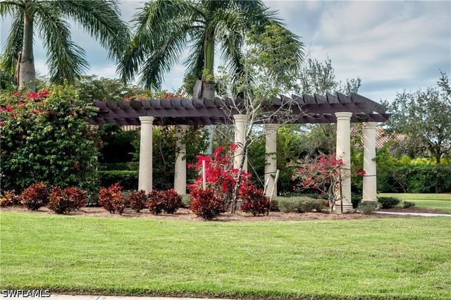 9834 Giaveno CIR 1746, Naples, FL 34113