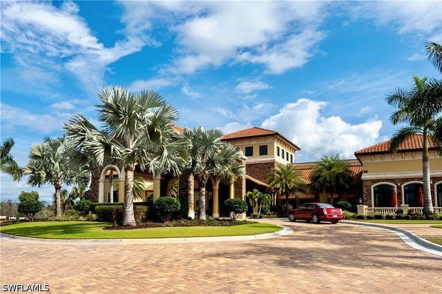 9834 Giaveno CIR 1746, Naples, FL 34113