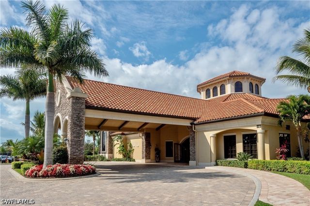 9834 Giaveno CIR 1746, Naples, FL 34113