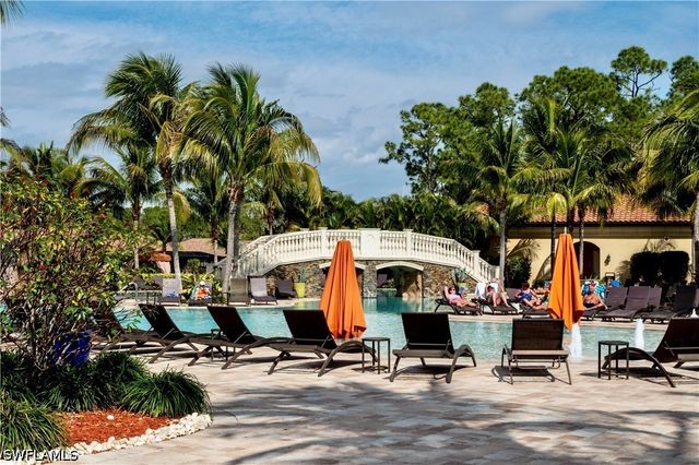 9834 Giaveno CIR 1746, Naples, FL 34113