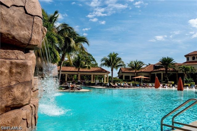 9834 Giaveno CIR 1746, Naples, FL 34113