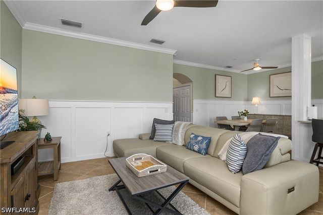 9834 Giaveno CIR 1746, Naples, FL 34113