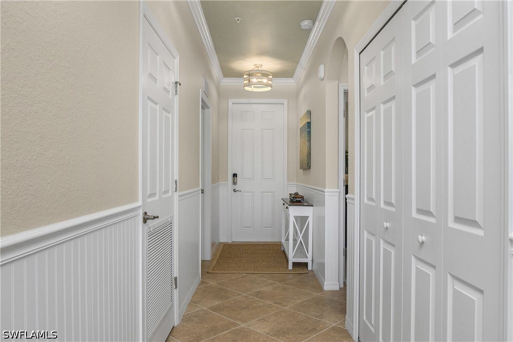 9834 Giaveno CIR 1746, Naples, FL 34113