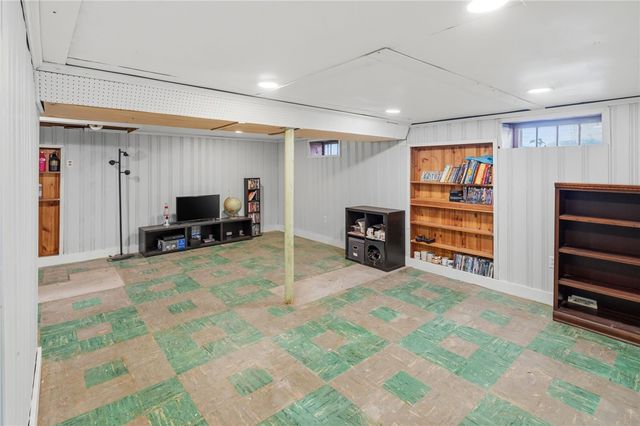 97 Delwood Road, Warwick, RI 02889
