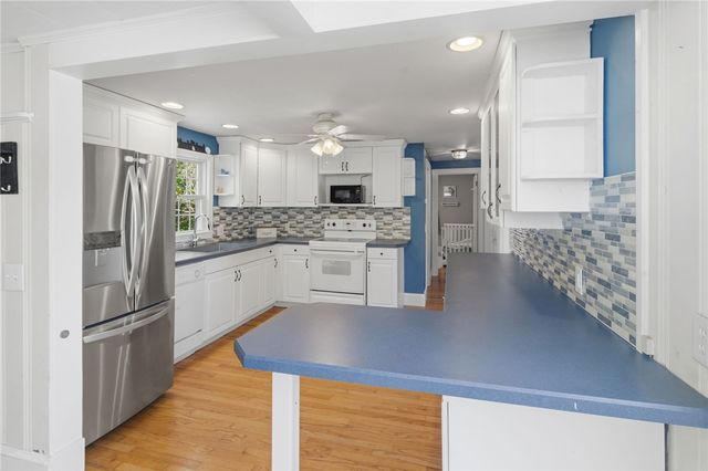 97 Delwood Road, Warwick, RI 02889