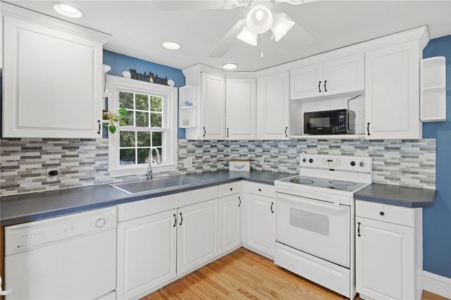 97 Delwood Road, Warwick, RI 02889