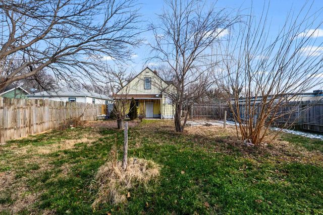 833 S Poplar St, Wichita, KS 67211