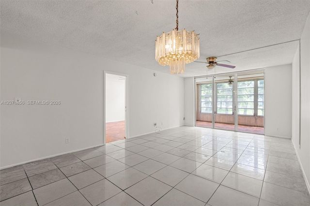 2900 NW 48th Terrace 213, Lauderdale Lakes, FL 33313