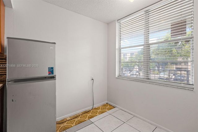2900 NW 48th Terrace 213, Lauderdale Lakes, FL 33313
