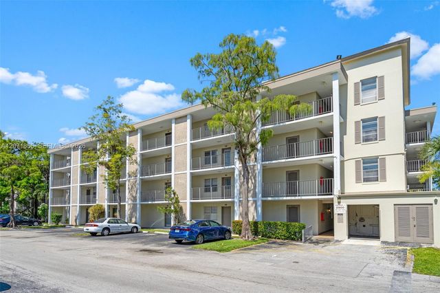 2900 NW 48th Terrace 213, Lauderdale Lakes, FL 33313