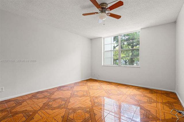 2900 NW 48th Terrace 213, Lauderdale Lakes, FL 33313