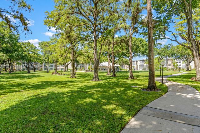 2900 NW 48th Terrace 213, Lauderdale Lakes, FL 33313