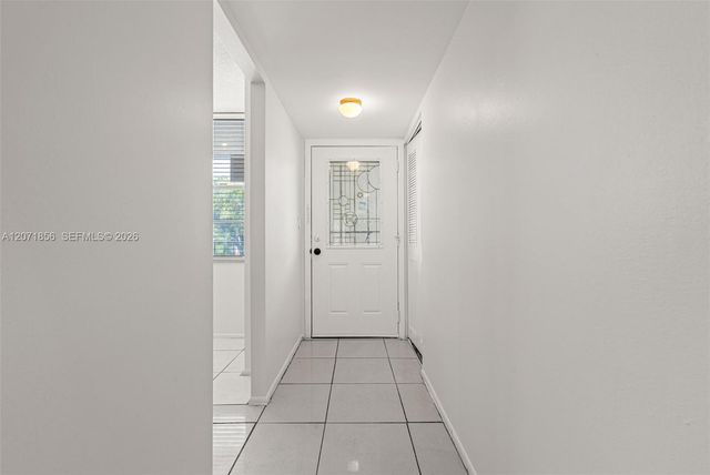 2900 NW 48th Terrace 213, Lauderdale Lakes, FL 33313