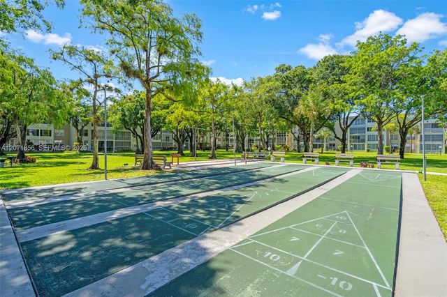 2900 NW 48th Terrace 213, Lauderdale Lakes, FL 33313
