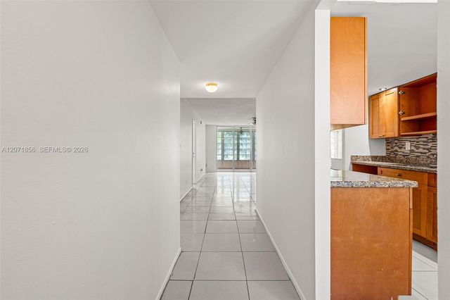 2900 NW 48th Terrace 213, Lauderdale Lakes, FL 33313