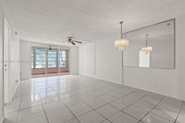 2900 NW 48th Terrace 213, Lauderdale Lakes, FL 33313