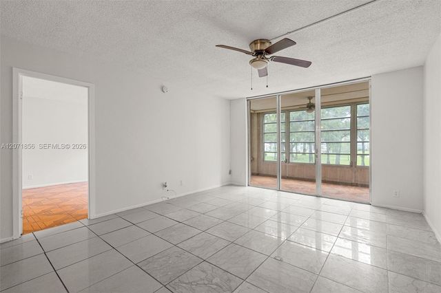 2900 NW 48th Terrace 213, Lauderdale Lakes, FL 33313