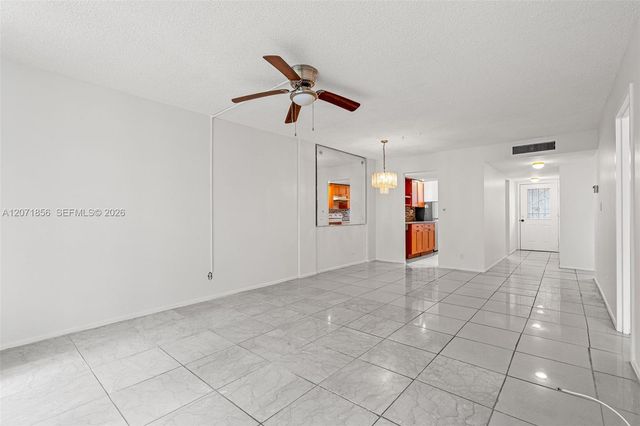 2900 NW 48th Terrace 213, Lauderdale Lakes, FL 33313