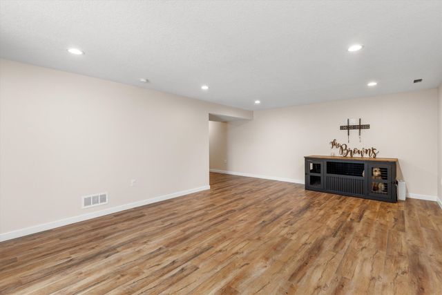 1265 NW Yorktown Drive, Waukee, IA 50263