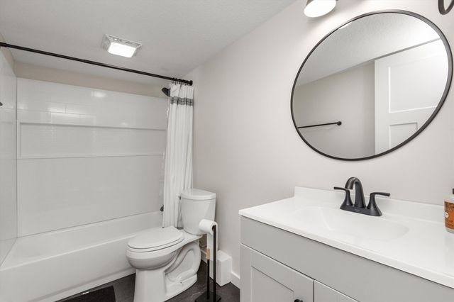 1265 NW Yorktown Drive, Waukee, IA 50263