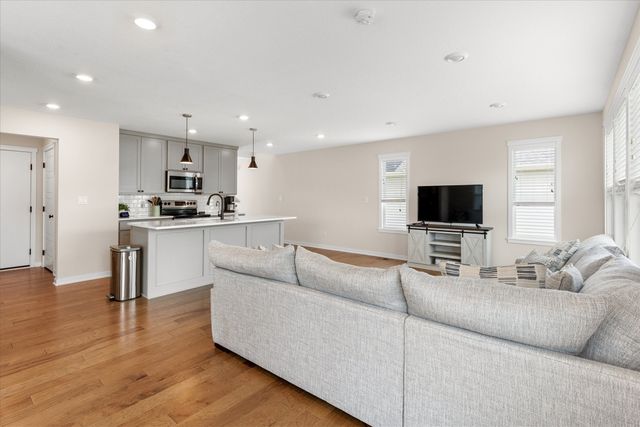 1265 NW Yorktown Drive, Waukee, IA 50263