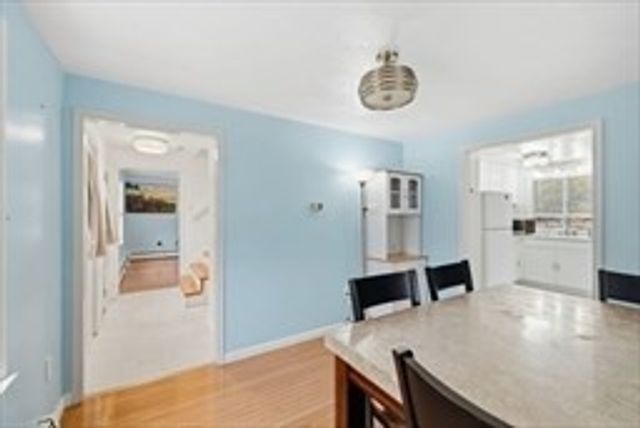 22 Juniper St, Lowell, MA 01852